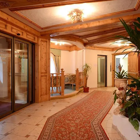 Pez Gajard Aparthotel 3*