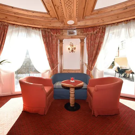 Pez Gajard Aparthotel 3*